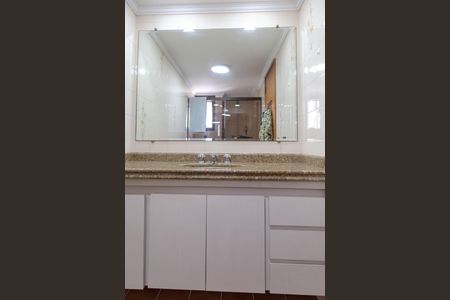 Apartamento à venda com 160m², 3 quartos e 2 vagas Apartamento à venda com 160m², 3 quartos e 2 vagasBanheiro da Suíte 2