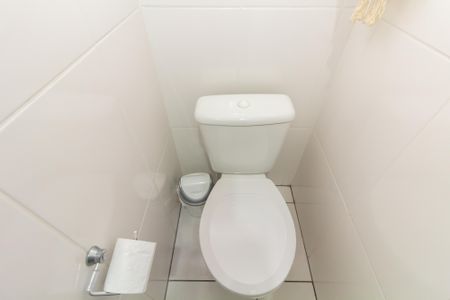 Casa de condomínio para alugar com 52m², 2 quartos e 1 vaga Casa de condomínio para alugar com 52m², 2 quartos e 1 vagaBanheiro