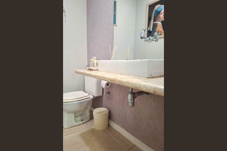 Casa de condomínio à venda com 300m², 3 quartos e 3 vagas Casa de condomínio à venda com 300m², 3 quartos e 3 vagasLavabo