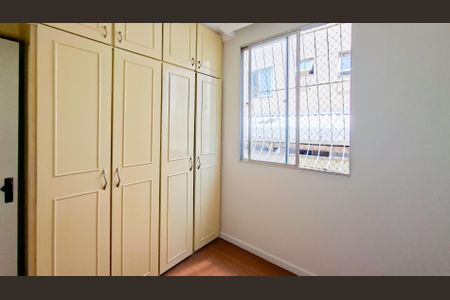 Quarto 2 de apartamento para alugar com 2 quartos, 64m² em Sagrada Família, Belo Horizonte