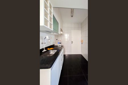 Apartamento à venda com 64m², 2 quartos e 1 vaga Apartamento à venda com 64m², 2 quartos e 1 vagaCozinha e Área de Serviço