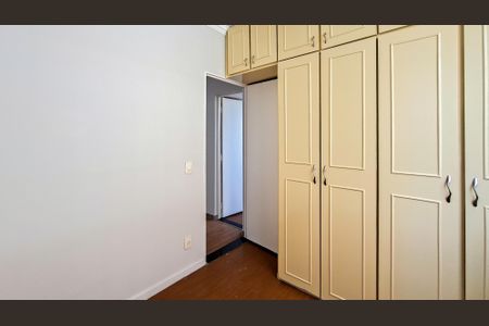 Quarto 2 de apartamento para alugar com 2 quartos, 64m² em Sagrada Família, Belo Horizonte