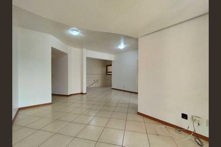 Apartamento para alugar com 120m², 3 quartos e 1 vagaSala