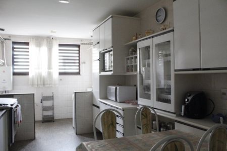 Apartamento à venda com 180m², 3 quartos e 2 vagasBanheiro Social