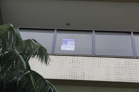 Apartamento à venda com 180m², 3 quartos e 2 vagasPlaca instalada