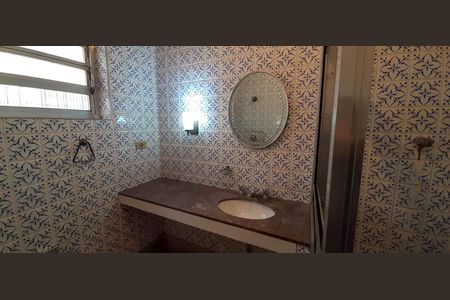 Casa à venda com 240m², 2 quartos e 2 vagas