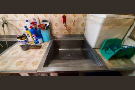 Casa à venda com 240m², 2 quartos e 2 vagas