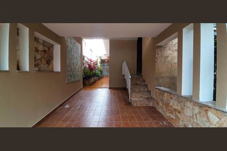 Casa à venda com 240m², 2 quartos e 2 vagas