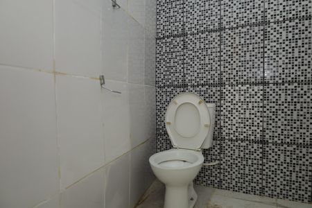 Banheiro de casa para alugar com 1 quarto, 24m² em Vila Norma, São Paulo