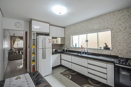 Casa à venda com 129m², 2 quartos e 2 vagasCozinha