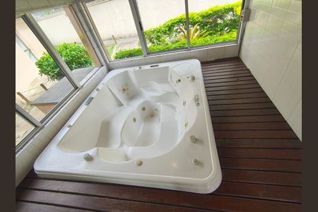 Apartamento à venda com 76m², 3 quartos e 1 vaga Apartamento à venda com 76m², 3 quartos e 1 vagaEspaço Hidro / Spa