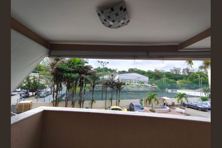 Apartamento à venda com 76m², 3 quartos e 1 vaga Apartamento à venda com 76m², 3 quartos e 1 vagaVaranda - Sala