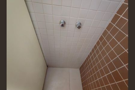 Apartamento à venda com 76m², 3 quartos e 1 vaga Apartamento à venda com 76m², 3 quartos e 1 vagaBanheiro Social