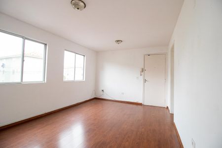 Sala de apartamento para alugar com 3 quartos, 60m² em Uberaba, Curitiba