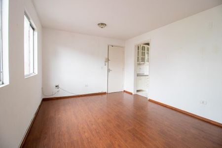 Sala de apartamento para alugar com 3 quartos, 60m² em Uberaba, Curitiba