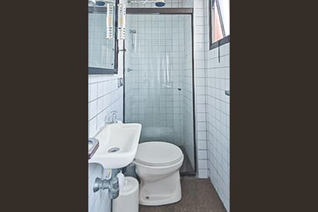 Apartamento à venda com 230m², 4 quartos e 4 vagas Apartamento à venda com 230m², 4 quartos e 4 vagasBanheiro de serviço