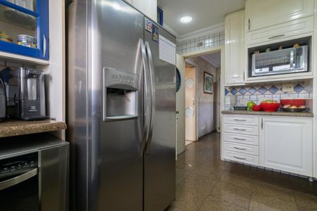 Apartamento à venda com 230m², 4 quartos e 4 vagas Apartamento à venda com 230m², 4 quartos e 4 vagasCozinha