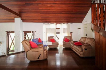 Casa para alugar com 700m², 7 quartos e 4 vagasSala