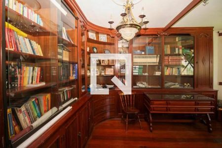 Casa para alugar com 700m², 7 quartos e 4 vagasEscritório