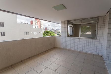 Apartamento à venda com 175m², 4 quartos e 4 vagasVaranda na Sala