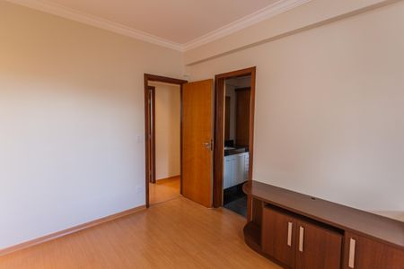 Apartamento à venda com 175m², 4 quartos e 4 vagasSemi-Suíte 2