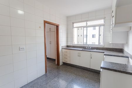 Apartamento à venda com 175m², 4 quartos e 4 vagasCozinha