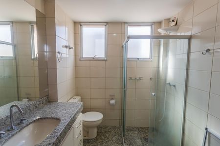 Apartamento à venda com 175m², 4 quartos e 4 vagasBanheiro da Suíte 1