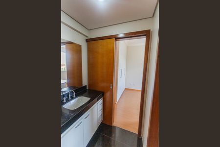 Apartamento à venda com 175m², 4 quartos e 4 vagasBanheiro Social