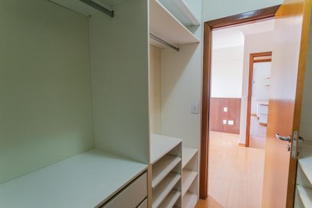 Apartamento à venda com 175m², 4 quartos e 4 vagasCloset da Suíte 1