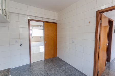 Apartamento à venda com 175m², 4 quartos e 4 vagasCozinha