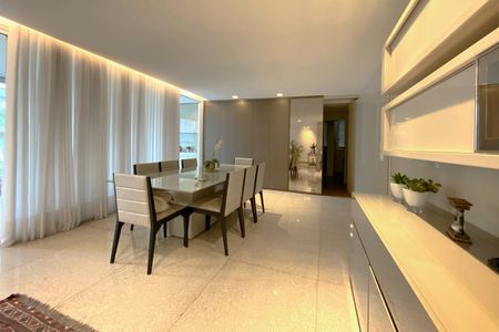 Apartamento à venda com 160m², 4 quartos e 4 vagasSala