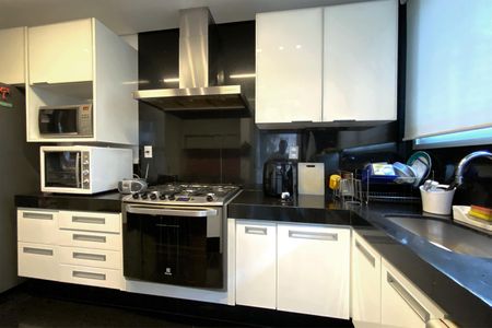 Apartamento à venda com 160m², 4 quartos e 4 vagasCozinha