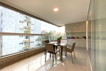 Apartamento à venda com 160m², 4 quartos e 4 vagasVaranda da Sala