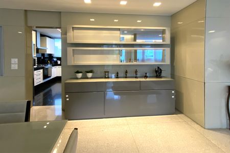 Apartamento à venda com 160m², 4 quartos e 4 vagasDetalhe da Sala