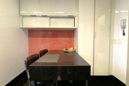 Apartamento à venda com 160m², 4 quartos e 4 vagasCozinha