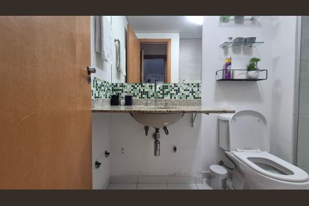 Apartamento para alugar com 144m², 3 quartos e 4 vagasBanheiro da suíte 2