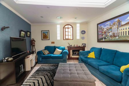 Casa à venda com 150m², 3 quartos e 2 vagasSala