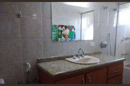 Casa à venda com 3 quartos, 201m² em Pinheirinho, Santo André