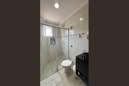 Apartamento à venda com 75m², 2 quartos e 2 vagas Apartamento à venda com 75m², 2 quartos e 2 vagasBanheiro da Suíte