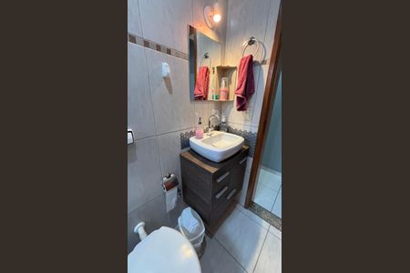 Apartamento à venda com 75m², 2 quartos e 2 vagas Apartamento à venda com 75m², 2 quartos e 2 vagasBanheiro