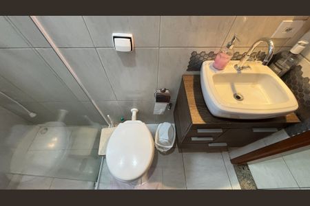 Apartamento à venda com 75m², 2 quartos e 2 vagas Apartamento à venda com 75m², 2 quartos e 2 vagasBanheiro