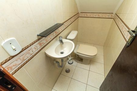 Casa de condomínio para alugar com 160m², 3 quartos e 2 vagasLavabo