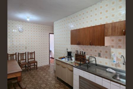 Casa à venda com 255m², 5 quartos e 5 vagasCasa 01 / Cozinha 