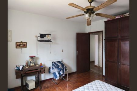 Casa à venda com 255m², 5 quartos e 5 vagasCasa 01 / Quarto 01