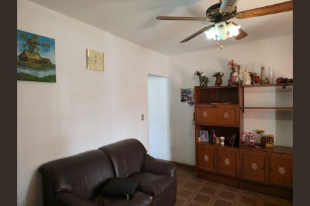 Casa à venda com 255m², 5 quartos e 5 vagasCasa 01 / Sala 