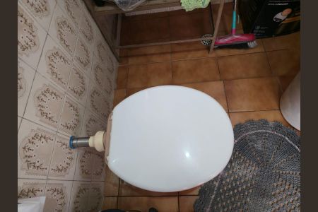 Casa à venda com 255m², 5 quartos e 5 vagasCasa 02/ Banheiro Social 02