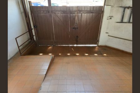 Casa à venda com 255m², 5 quartos e 5 vagasQuintal e Garagem 