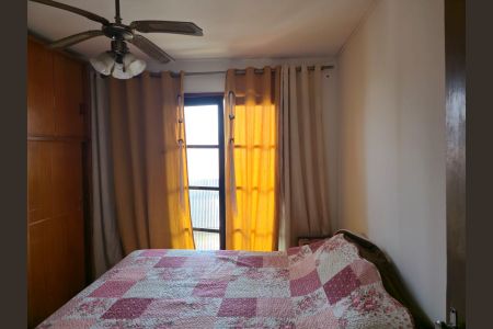 Casa à venda com 255m², 5 quartos e 5 vagasCasa 02/ Quarto 01 com Varanda 