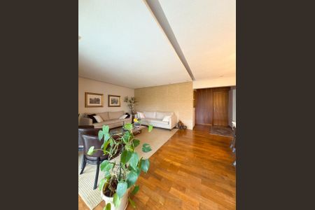 Apartamento à venda com 261m², 4 quartos e 4 vagasFoto 10
