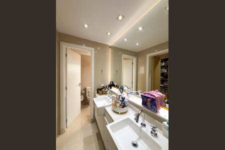 Apartamento à venda com 261m², 4 quartos e 4 vagasFoto 14